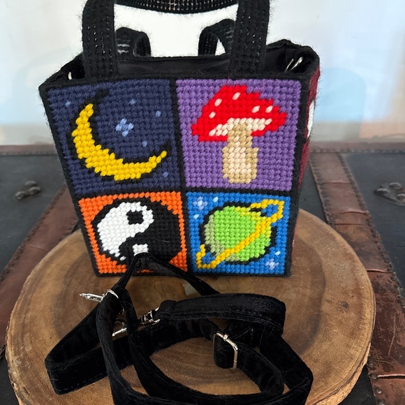 UNIF Handbags - Unif stitch bag.